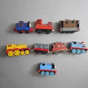 Thomas And Friends Diecast Toy Train Lot 8 pcs Metal Engines Cars Mixed